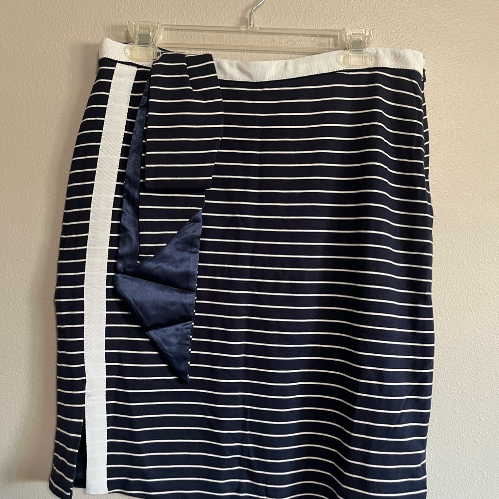 Newport News Navy and White Pencil Skirt